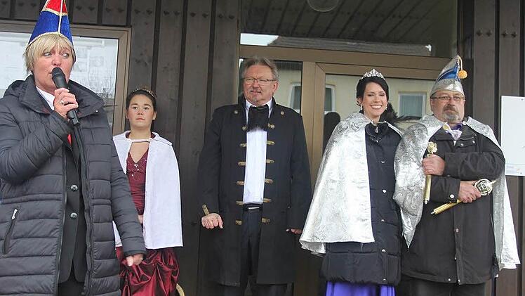 Ute Juliano von der Dolonia Faschingsgesellschaft Pressig bei ihrer Rede  Foto: Veronika Schadeck