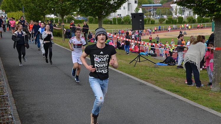 Kleiderordnung gibt es bei dem Lauf nicht, wichtig ist es zu laufen.