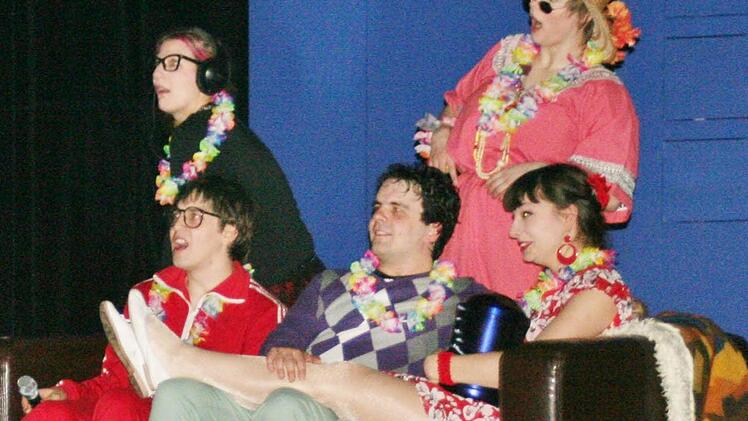 Das Ensemble des Fränkischen Theaters in Aktion