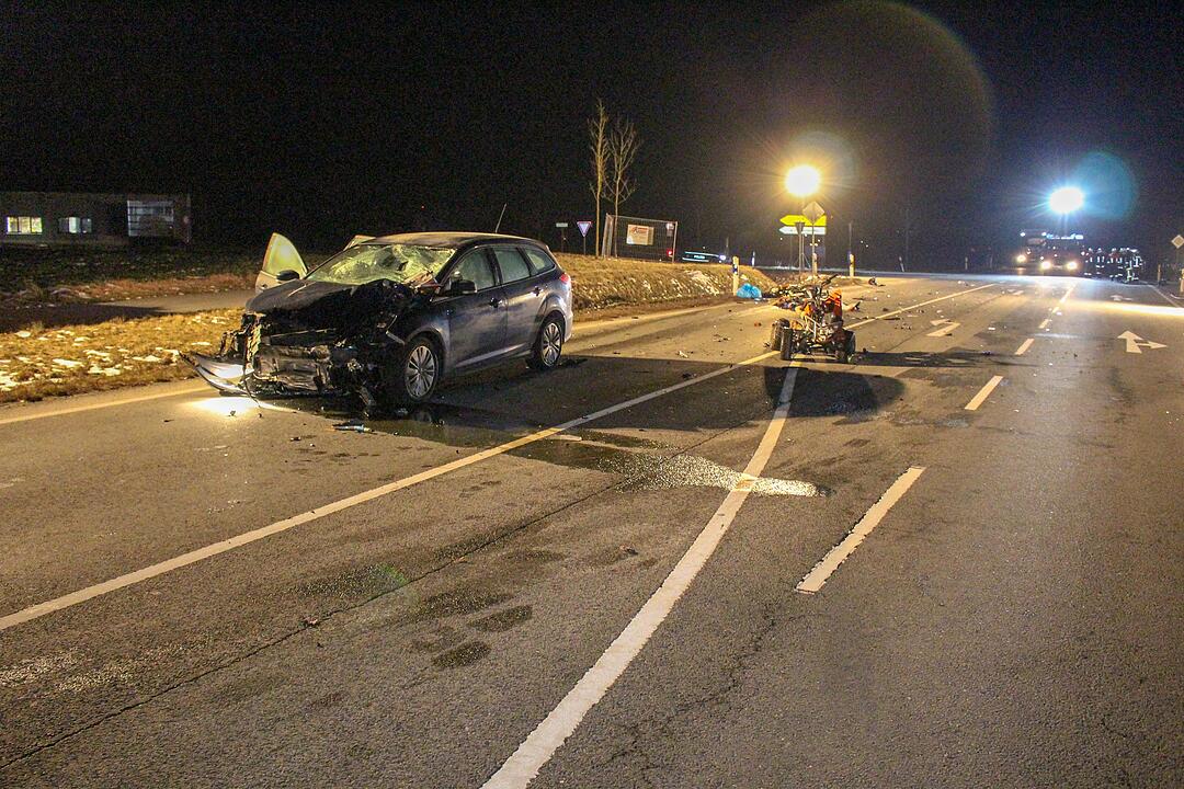 Quadfahrer und Sozia bei Frontalcrash getötet