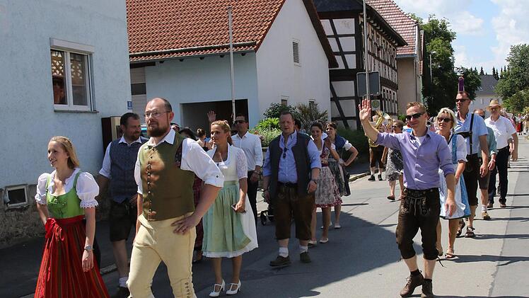 Die Spitze des Festumzugs Foto: Michael Stelzner