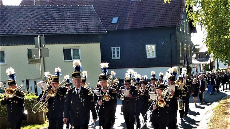 Zwei Tage feierte Stockheim das traditionelle Bergmannsfest. Einer der Höhepunkte war die Bergparade, angeführt von der Bergmannskapelle Stockheim. Die Kapelle begleitete im Anschluss auch den Festgottesdienst unter der Stabführung von Matthias Friedrich.Gerd Fleischmann