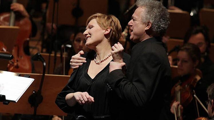 Angela Denoke als Kundry und Johannes Martin Kränzle als Klingsor bei der "Parsifal"-Aufführung im Konzerthaus Dortmund. Foto: Petra Coddington