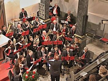 Besinnliche Lieder waren von der Weisachtaler Blasmusik in der evangelischen Kirche in Maroldsweisach unter Leitung von Dimitry Braudo zu hören. Helmut Will