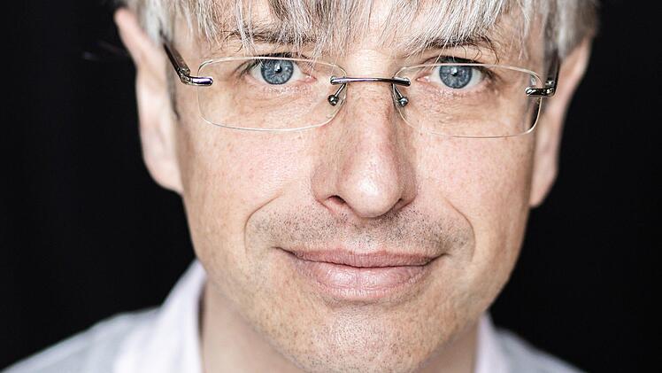 Kapellmeister Roland Fister dirigiert in Coburg den Ballett-Abend "Der Glöckner von Notre-Dame".Foto: Annemone Taake