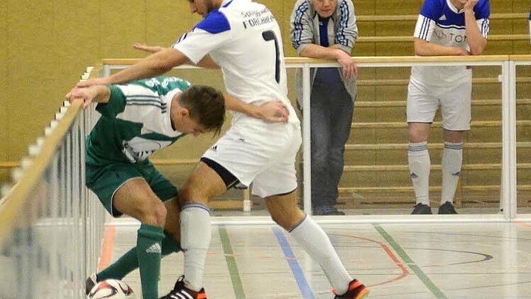 Im Vorjahresfinale setzten sich Thomas Roas (in weiß) und Jahn Forchheim im Endspiel mit 4:3 gegen Dergahspor Nürnberg durch. Foto: herzopress