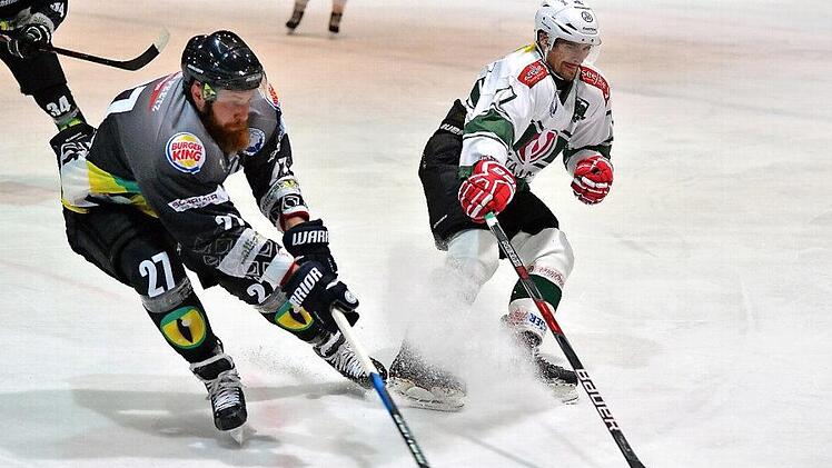 Ondrej Nedved (links) war schon am Freitag ein Aktivposten und trug sich auch gestern in die HEC-Torschützenliste ein. Foto: Picturedreams