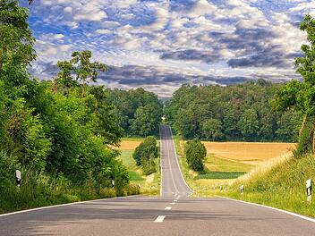 Z&uuml;ckshut: Nach monatelanger Sperrung - Kreisstra&szlig;e nach Laubend wieder frei