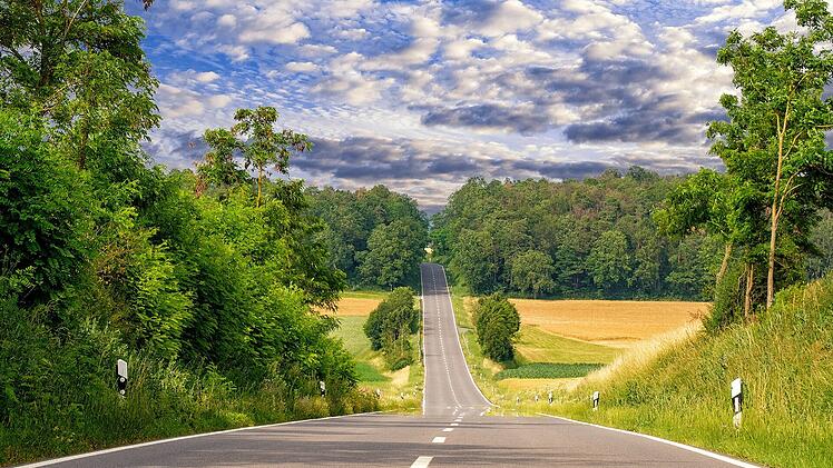 Z&uuml;ckshut: Nach monatelanger Sperrung - Kreisstra&szlig;e nach Laubend wieder frei