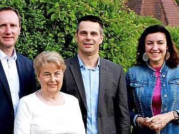 Als CSU-Bürgermeisterkandidat für Ebelsbach wurde Roland Metzner (Zweiter von rechts) nominiert; hier mit Michael Ziegler und Hedi Kraft (Zweite von links) sowie Digitalministerin Dorothee Bär.  Foto: gg