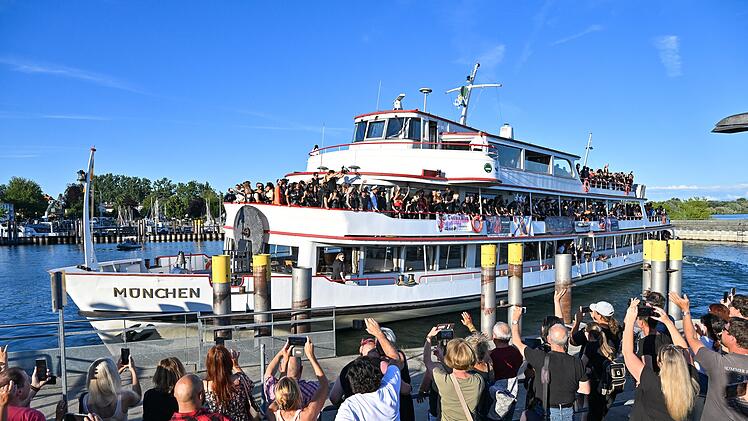 Lack-und-Leder-Schiff