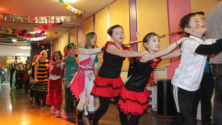 Die Polonäse durfte natürlich nicht fehlen. Foto: Miriam Hegner