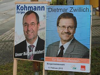 Wahlplakate, Flyer und Informationsbroschüren sind auf die bestimmten Gruppen ausgelegt. Diese Plakate waren vor einigen Jahren im Staffelsteiner Bürgermeisterwahlkampf aufgestellt. Archivfoto: Mattthias Einwag