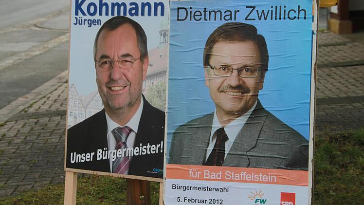 Wahlplakate, Flyer und Informationsbroschüren sind auf die bestimmten Gruppen ausgelegt. Diese Plakate waren vor einigen Jahren im Staffelsteiner Bürgermeisterwahlkampf aufgestellt. Archivfoto: Mattthias Einwag