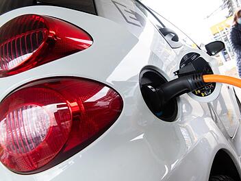 Großbritannien schränkt die Ladezeiten für E-Autos ein - aber das steckt wirklich dahinter