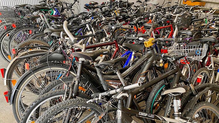 Kronach: Fundsachenversteigerung zum Stadtfest - Welche Dinge Sie erwerben k&ouml;nnen