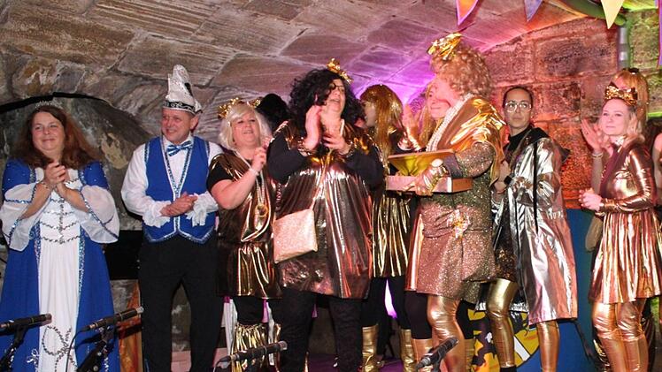 Eröffnung mit dem Prinzenpaar und den Golden girls ("Närrische Weiber")Roland Dietz
