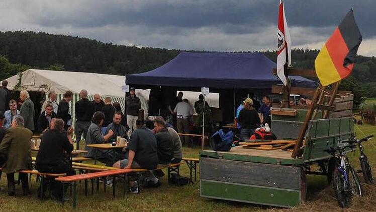 Bereits im Juni 2011 hielt die rechtsextreme NPD in Schwarzach ihren Bayerntag ab. Foto: BR/Archiv