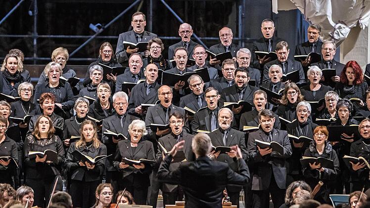 Der Coburger Bachchor und das Main-Barockorchester Frankfurt beeindruckten bei der Aufführung des Weihnachts-Oratorium in St. Moriz. Foto: Jochen Berger