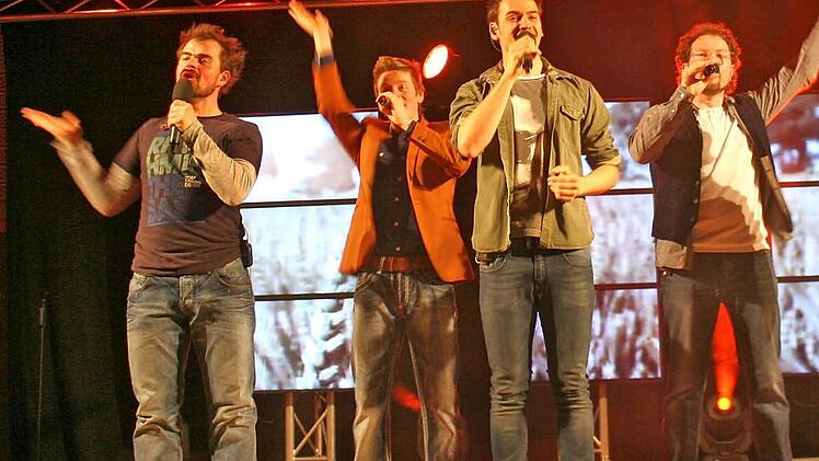 Die fünf Jungs der A-capella-Band Viva Voce sorgten in der Turnhalle der Realschule CO II für ausgelassene Stimmung und Begeisterung. Fotos: privat
