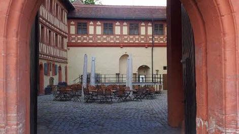 Jetzt steht sie gestutzt und ohne Dach in der Kaiserpfalz.  Foto: Memmel