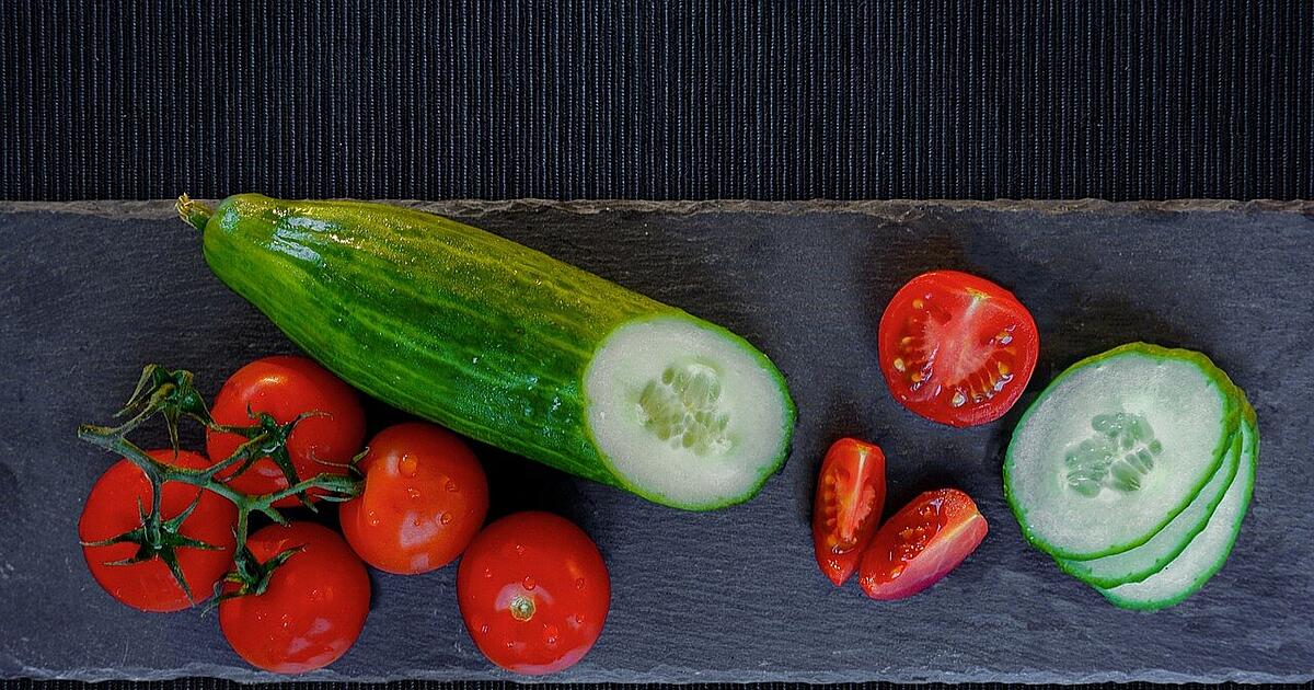 Gurken und Tomaten zusammen anpflanzen Warum das gar nicht so leicht