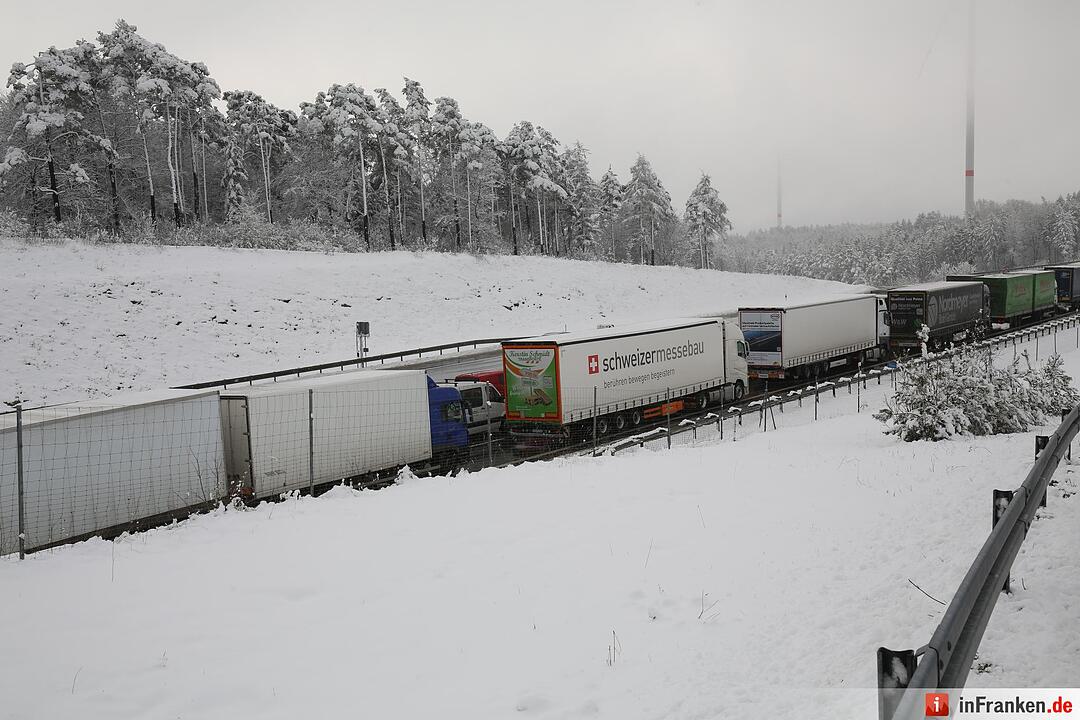 Schneechaos auf der A9 bei Bayreuth