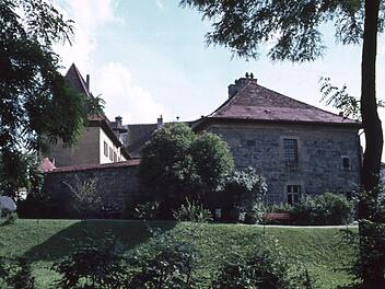 Schloss mit Gefängnis: Schon früher  - das Gefängnis wurde 1964 abgerissen -   stand rund ums Schloss eine Wehrbebauung. Foto: FT-Archiv