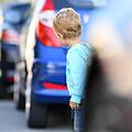 In Würzburg fuhr ein Mann einen siebenjährigen Jungen an. Anschließend beging er Unfallflucht. Symbolfoto: animaflora/AdobeStock