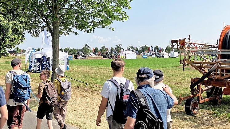 Die Reisegruppe auf den Öko-Feldtagen.