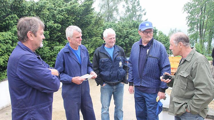 Einsatzbesprechung Foto: Paul Ziegler