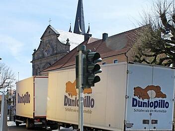 Testfahrt eines Lang-Lkw durch Kirchehrenbach Foto: Heinrich Kattenbeck