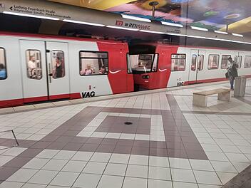 U-Bahn Nürnberg, Haltestelle Rennweg, Bahnhof, Untergrundbahn, Ubahn, VAG, VGN