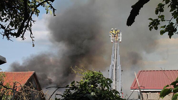 Brand eines landwirtschaftlichen Anwesens in Trübenbach Foto: Herbert Fischer
