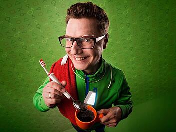 "Guten Morgen!" Mit seinem Soloprogramm kommt Florian Simbeck am 16. Oktober nach Bamberg.  Foto: Sebastian Konopix