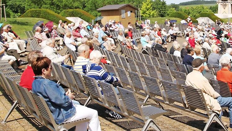 Viel Raum für Besucher: Die Seebühne bietet 900 Plätze. Foto: Matthias Einwag