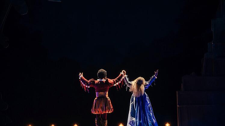 In der Inszenierung von Felix Seiler feierte das Musical "Otello darf nicht platzen" seine Coburger Erstaufführung am Landestheater.Foto: Sebastian Buff