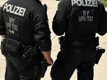 W&uuml;rzburg: Gast bedroht Kellner mit Messer - Polizei sucht Zeugen