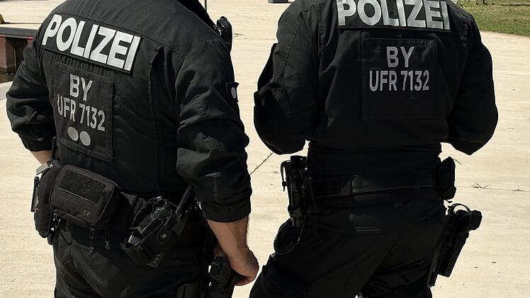 W&uuml;rzburg: Gast bedroht Kellner mit Messer - Polizei sucht Zeugen