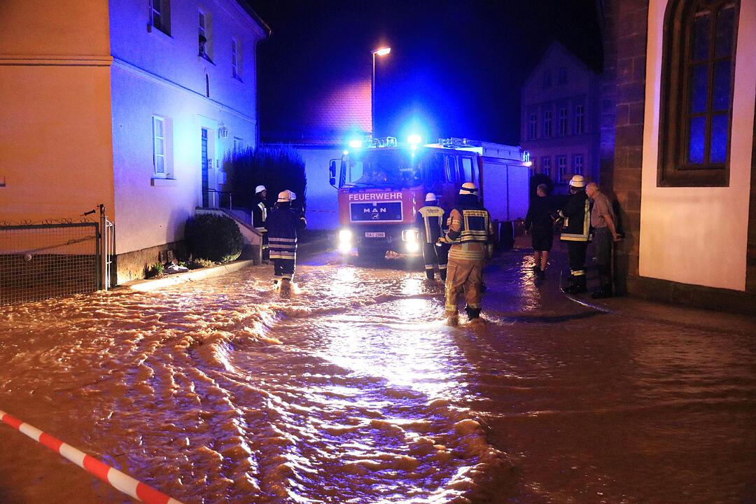 Unwetter über dem Kreis Bamberg: Starkregen führt zu Überschwemmungen