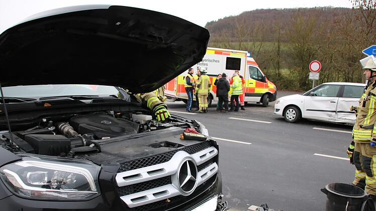 Eindrücke vom Unfall an der Anschluss-Stelle Hammelburg-Ost. Foto: Ralf Ruppert