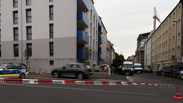 SEK-Einsatz nach Bedrohungslage: Mann verschanzt sich in Schweinfurter Mehrfamilienhaus