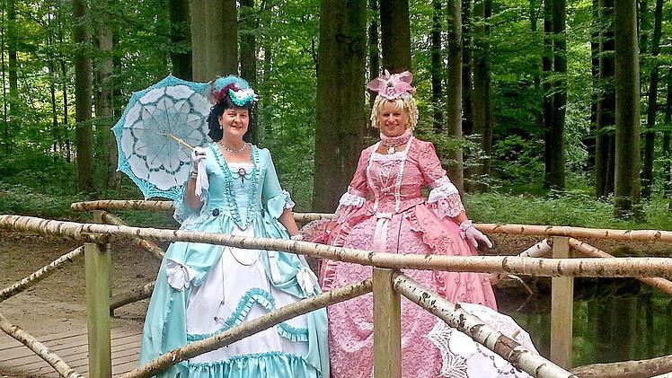 Andrea John (l.) und ihre Freundin Anja Fischer machen bella figura. Foto: privat