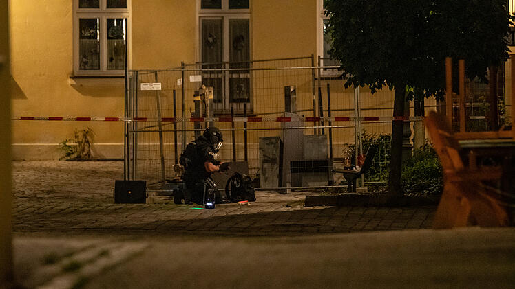 Polizei muss gezielten Schuss auf Mann mit Messer abgeben