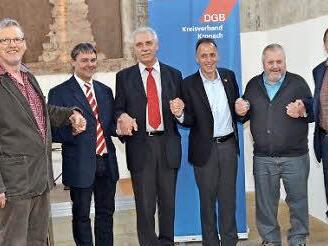 Manfred Böhm, Gerhard Wunder, Hans Simon, Matthias Eckardt, Gerhard Garzorz, Eckhard Schneider und Wolfgang Barnickel (v. l.) setzten ein deutliches Zeichen für mehr soziale Gerechtigkeit. Foto: K.-H. Hofmann