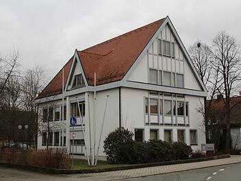 Der Sitzungssaal im Untersteinacher Rathaus bleibt heute leer - die Beratungen wurden abgesagt. Foto: BR-Archiv