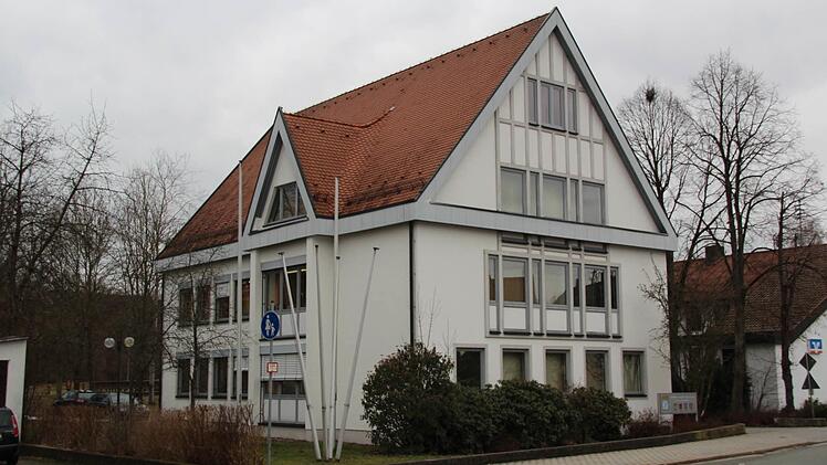 Der Sitzungssaal im Untersteinacher Rathaus bleibt heute leer - die Beratungen wurden abgesagt. Foto: BR-Archiv