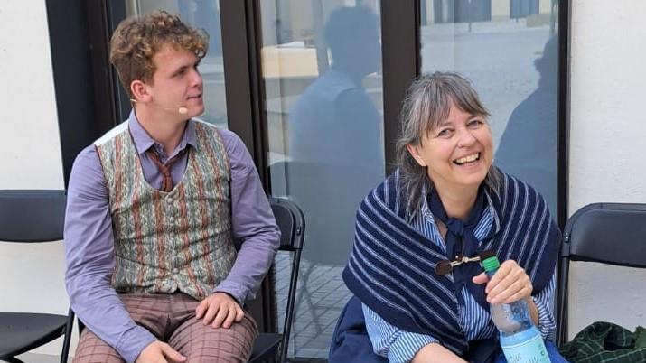 Philipp Schäfer und Waltrude Halboth in einer der Auftrittspausen