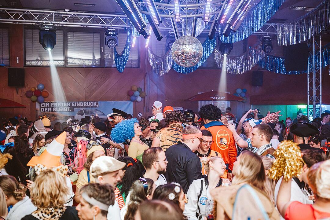 DJ Franky und DJ Matze lie&szlig;en die Halle beben!