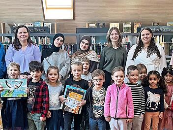 Schulprojekt schenkt Kindern Geschichten.